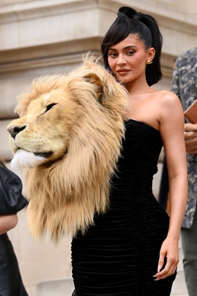 Kylie lion head dress