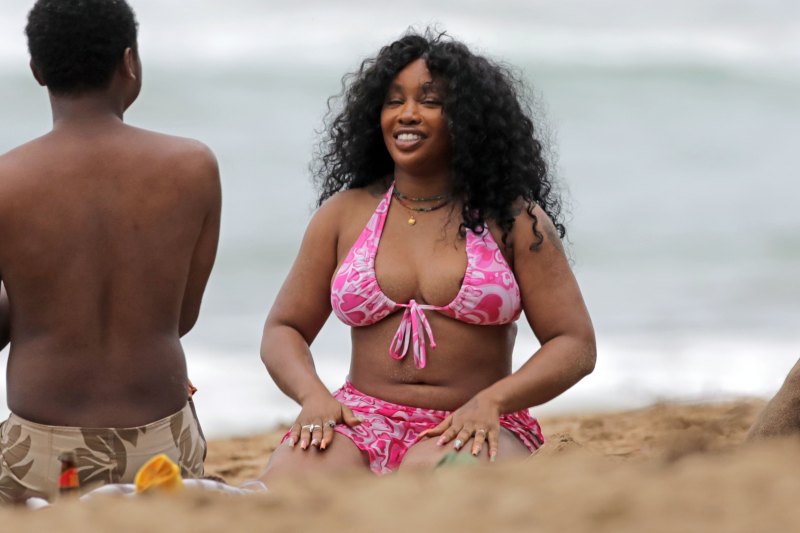 SZA Bikini Photos: Singer’s Best Swimsuit Pictures