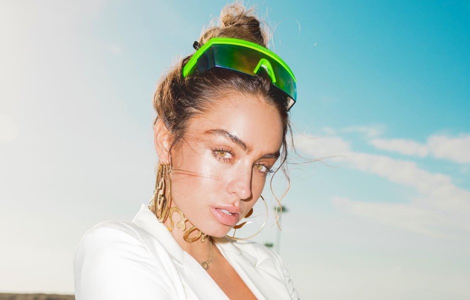 Roll Brings You Your Favorite Creator’s Camera Roll in Seconds! Sommer Ray, Tana Mongeau and More