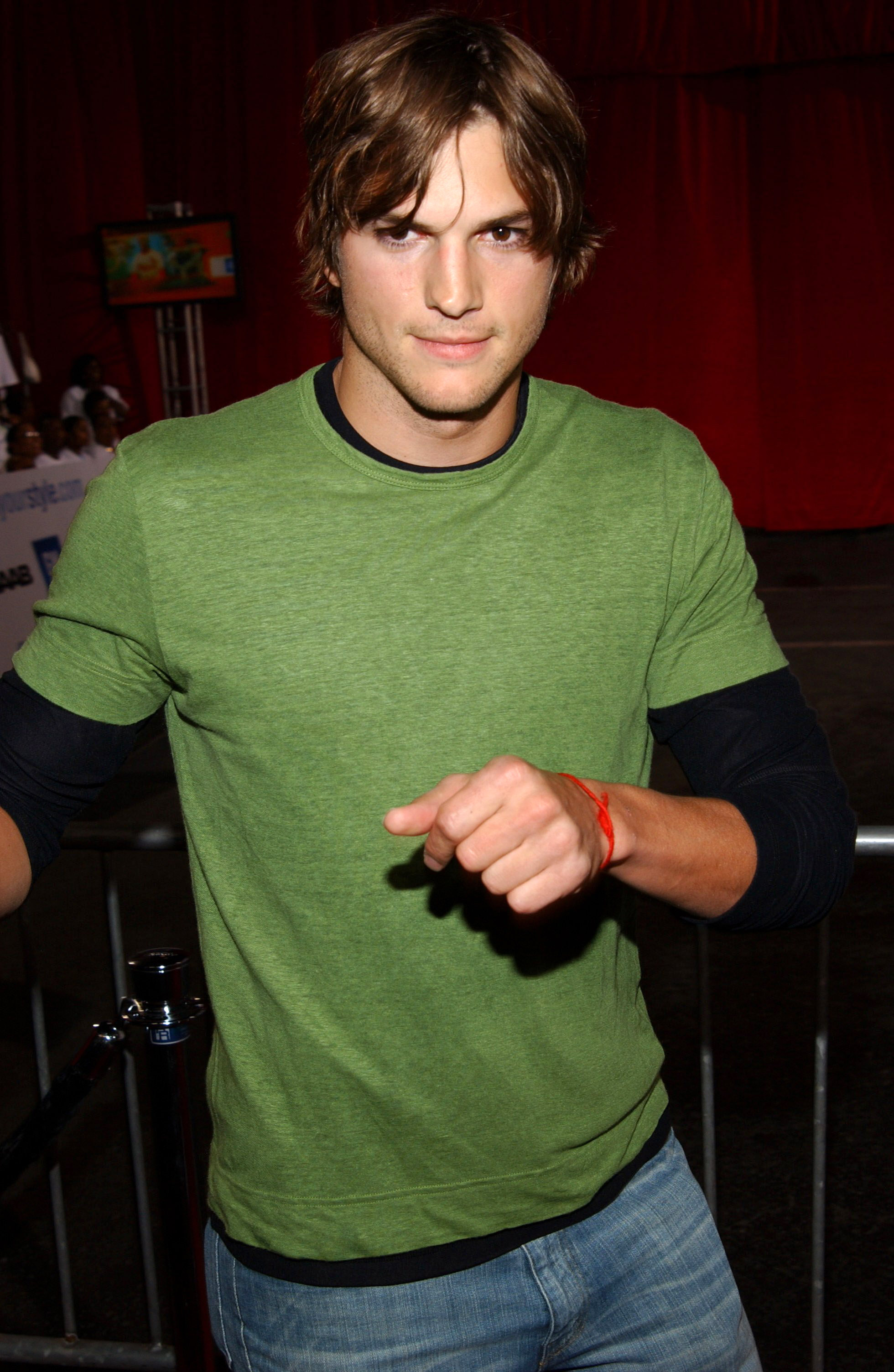 Did Ashton Kutcher Get Plastic Surgery? Quotes, Photos