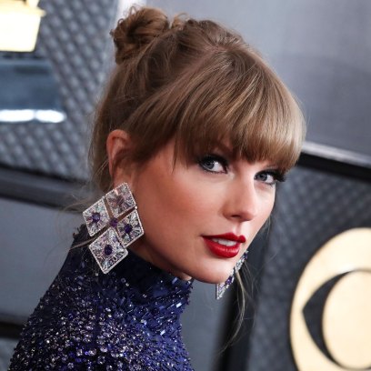 Did Taylor Swift Hint at 'Speak Now' With Grammys Outfit?