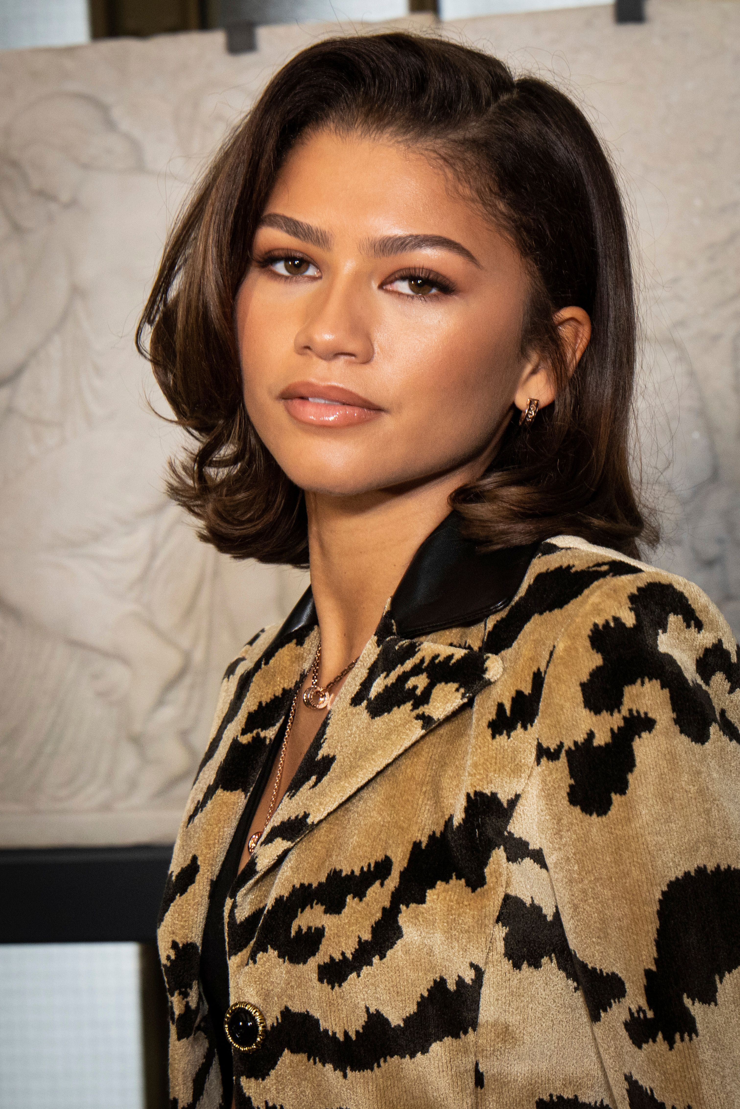 love shot — gifs - Zendaya and the Capucines (for Louis