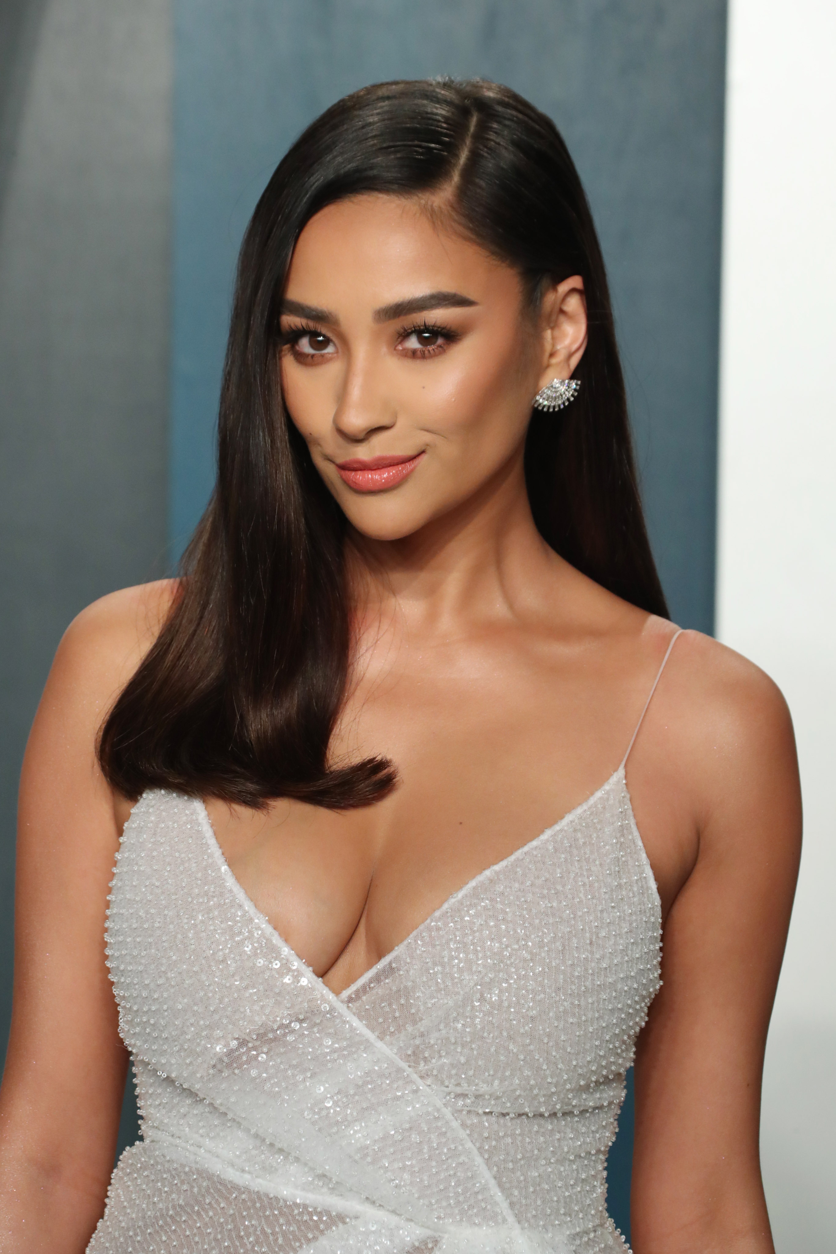 shay mitchell plastic surgery