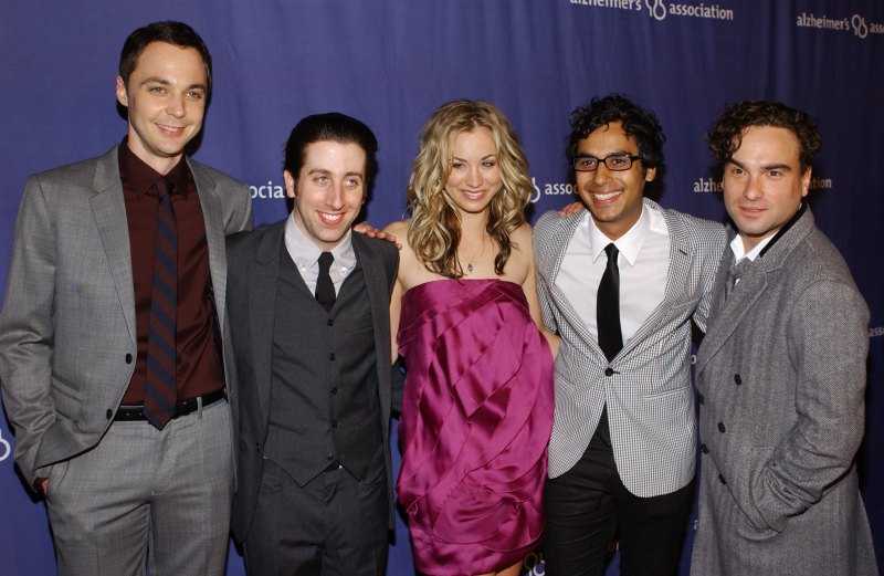How Tall Is Kaley Cuoco? Height Details, Photos of Her With Other Stars