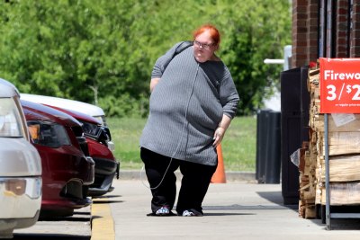 1000-Lb Sisters’ Tammy Slaton Spotted Walking After Ditching Wheelchair: Photos