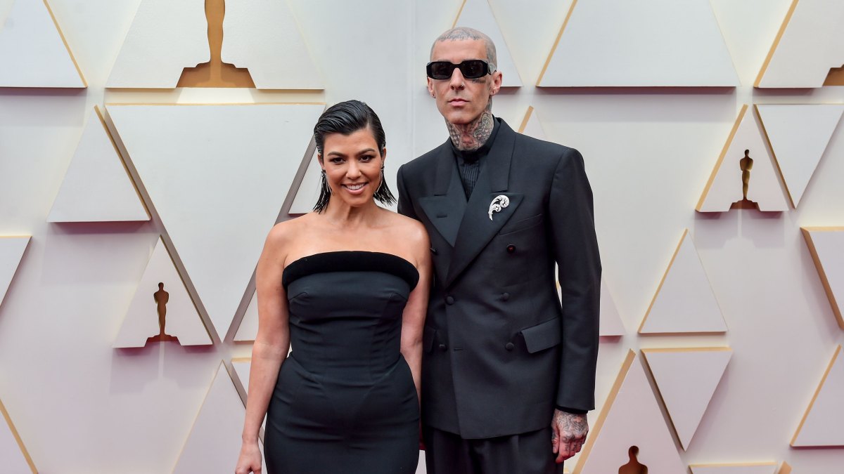 TMI! Kourtney Kardashian and Travis Barker Reveal They Had Morning Sex for 90 Minutes