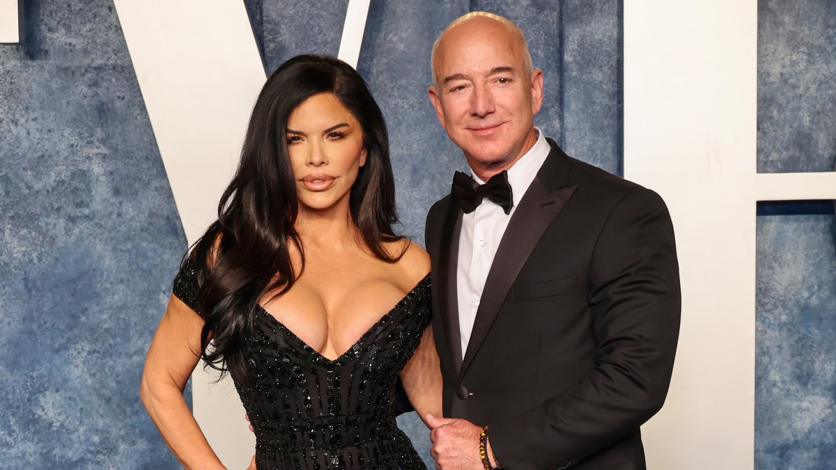 Who Is Lauren Sanchez? Meet Jeff Bezos' Fiancee Details
