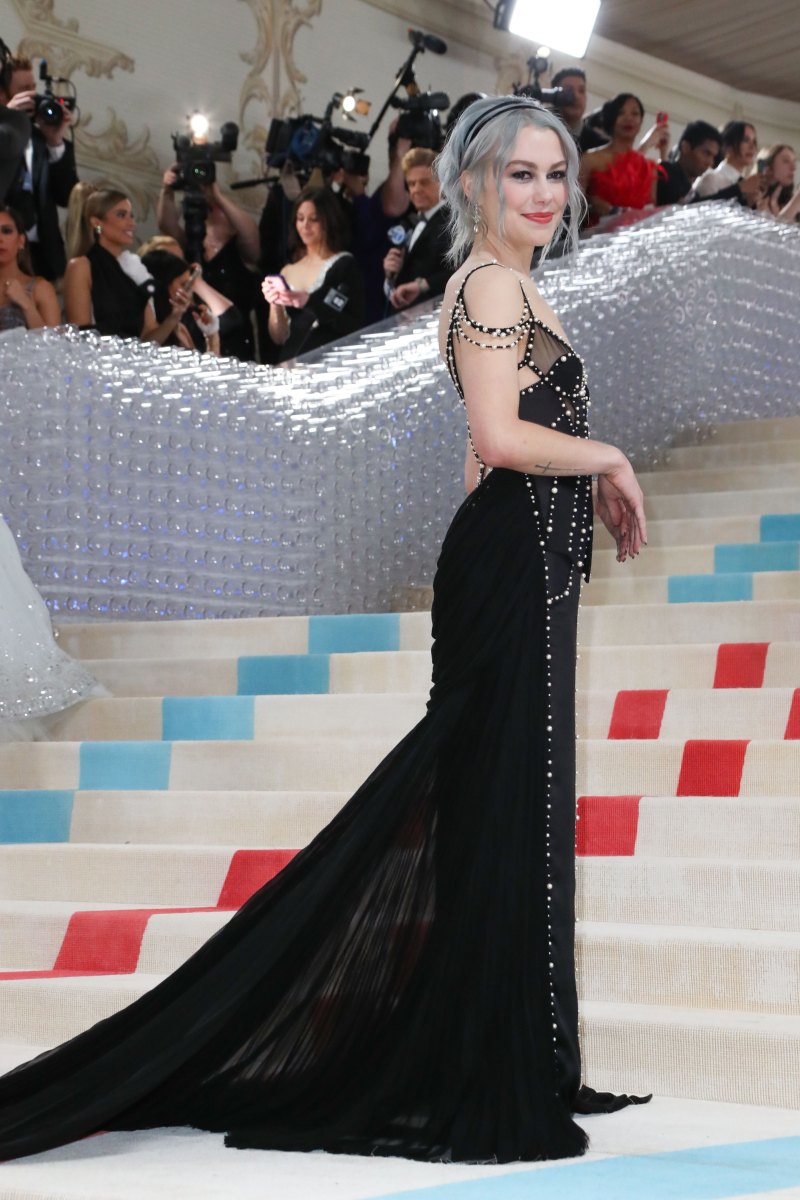 phoebe bridgers met gala