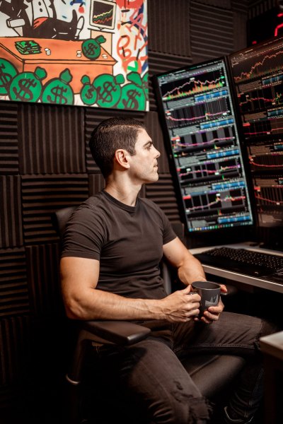 A New Blueprint: David Capablanca's Journey into Short Selling