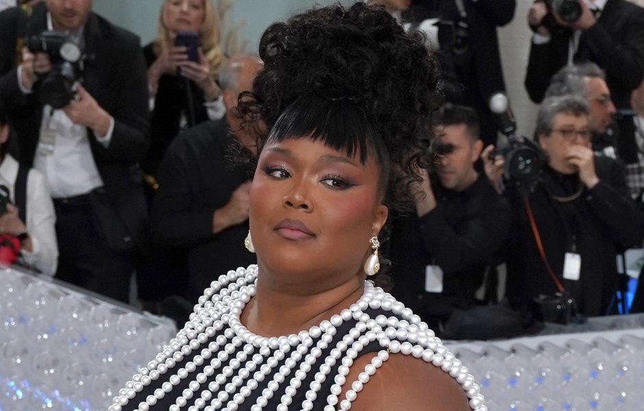 Lizzo Slams Twitter Trolls Over ‘Fat’ Comments: See Tweets