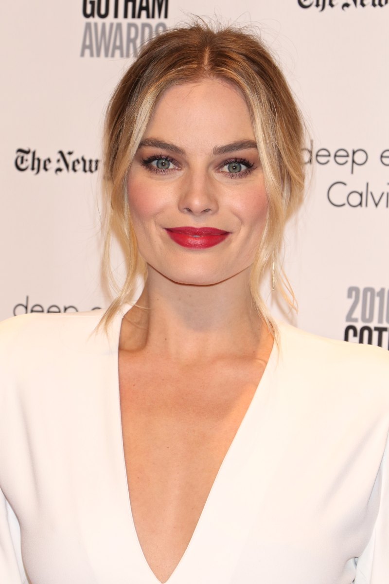 Did Margot Robbie Get Plastic Surgery? Before, After Photos
