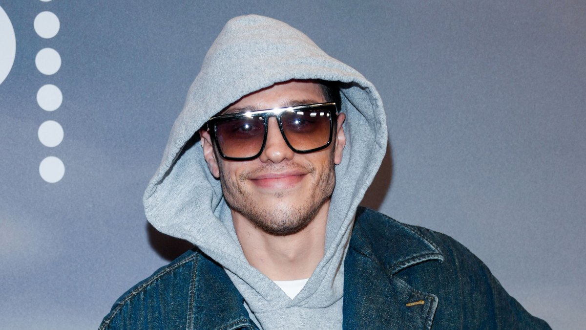 Pete Davidson Blasted by Fans for Seemingly Buying a Dog
