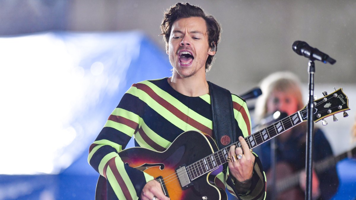 Harry Styles performing