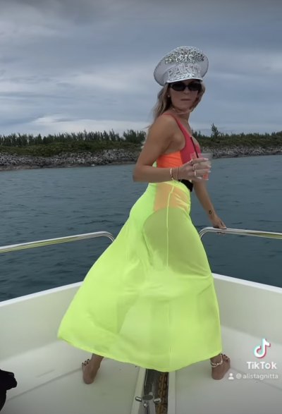 Summer House's Lindsay Hubbard Twerks on Yacht During Bachelorette Trip After Carl Radke Split