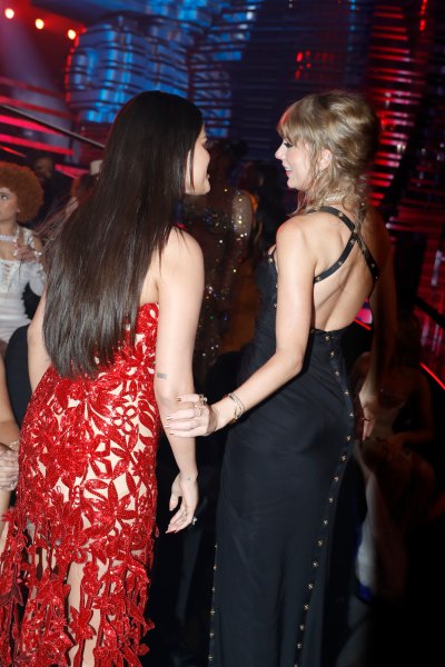 Selena Gomez Jokes About Photo With Taylor Swift at the VMAs