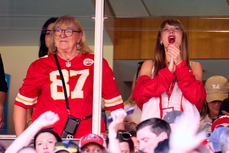 Taylor Swift and Donna Kelce