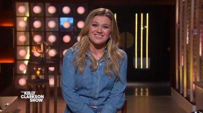Kelly Clarkson Shows Off Stunning Weight Loss in Dream Duet With Alanis Morissette Greatest Day 707