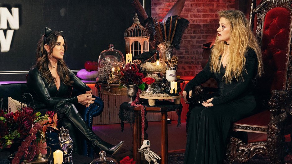Kelly Clarkson Wants to Visit Kyle Richards Haunted House 696