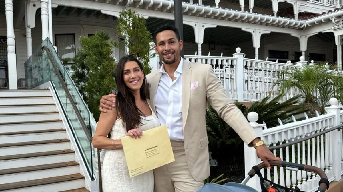 becca-thomas-married-3