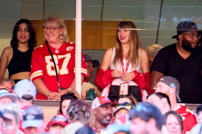 Travis Kelce's Mom Donna Uses Taylor Swift Lyric to Diss Haters Amid Romance