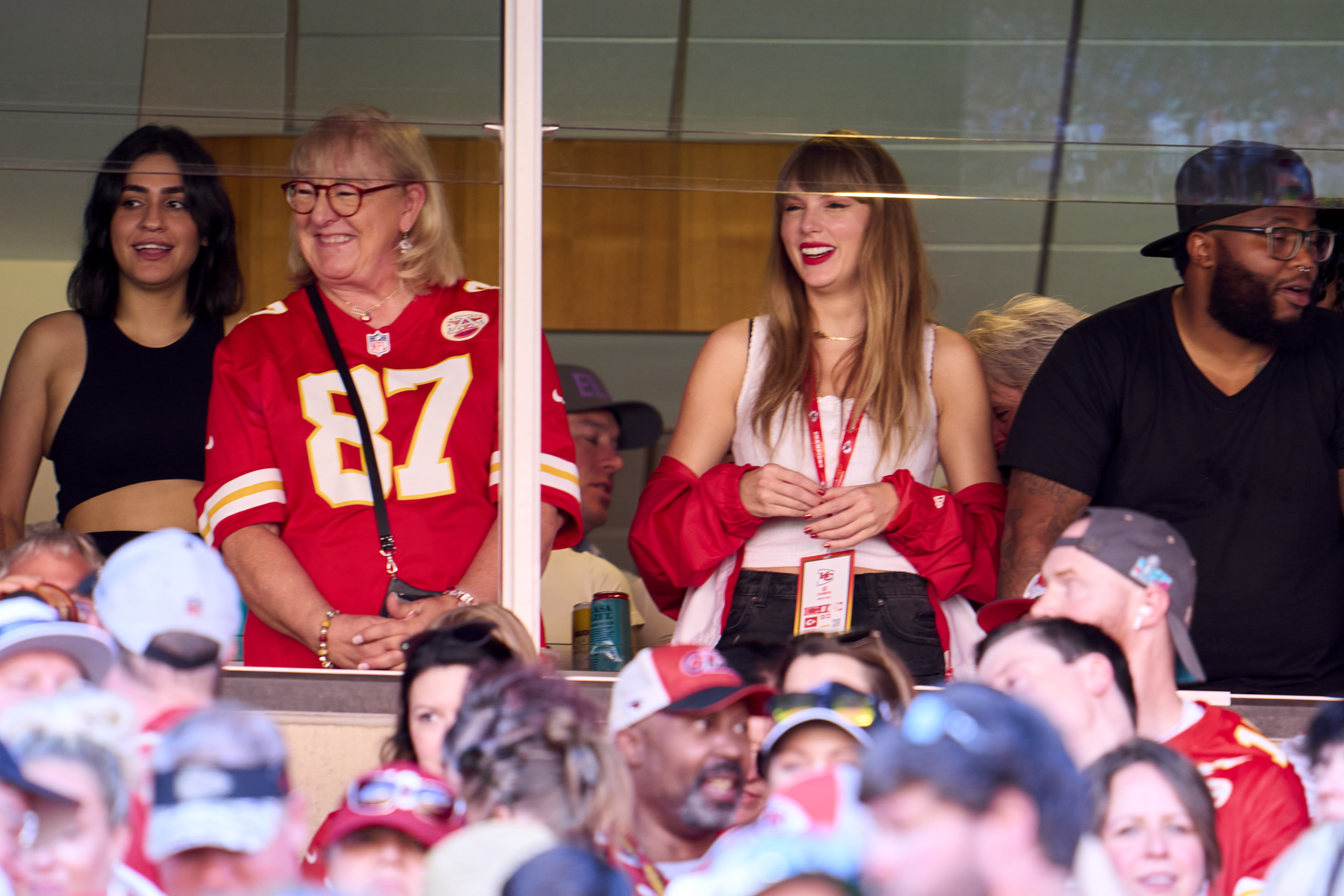 Travis Kelce's Mom Donna Uses Taylor Swift Lyric to Diss Haters Amid Romance