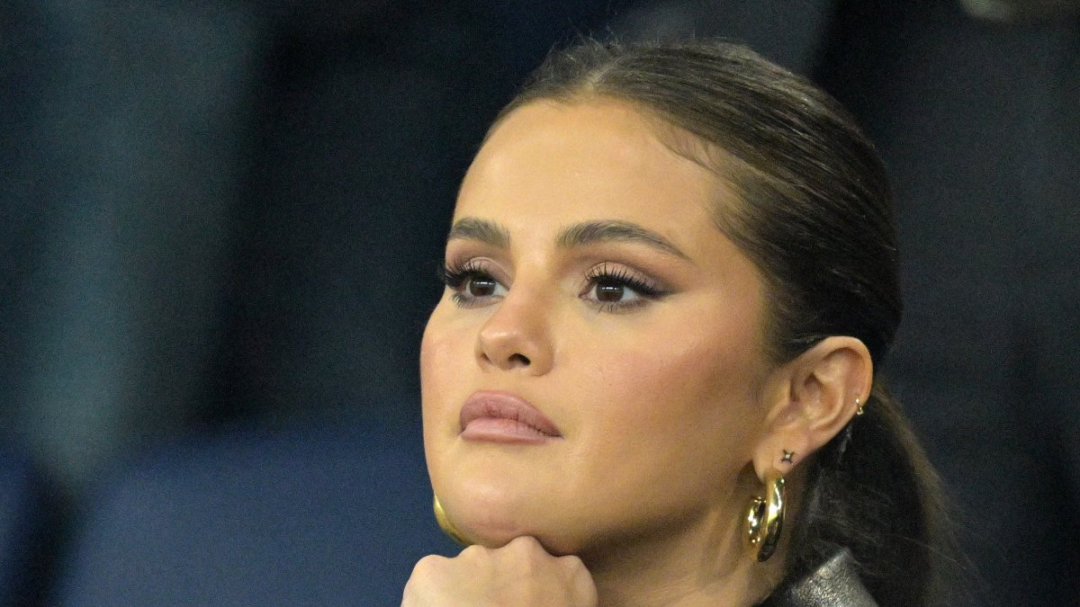 Selena Gomez Reflects on Body Image and Bipolar Diagnosis