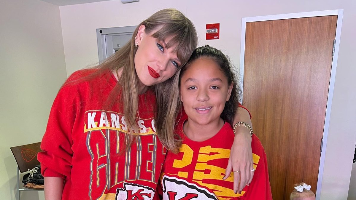 taylor swift sweet to patrick mahomes sister