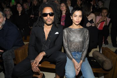 zoe kravitz parents her relationship with lisa and lenny
