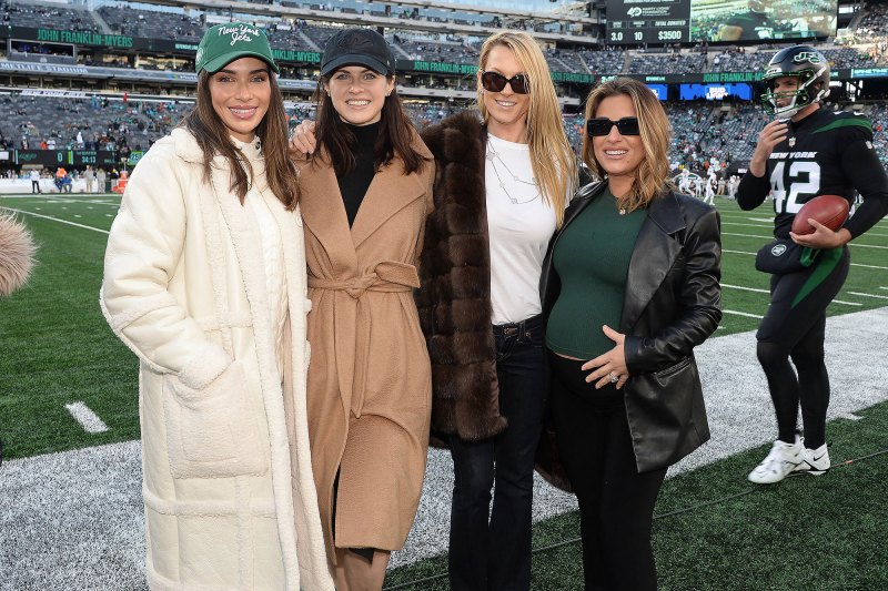 What Your Favorite Stars Are Doing This Week: Hot Photos 29 Jessie James Decker Hot Pics Jets