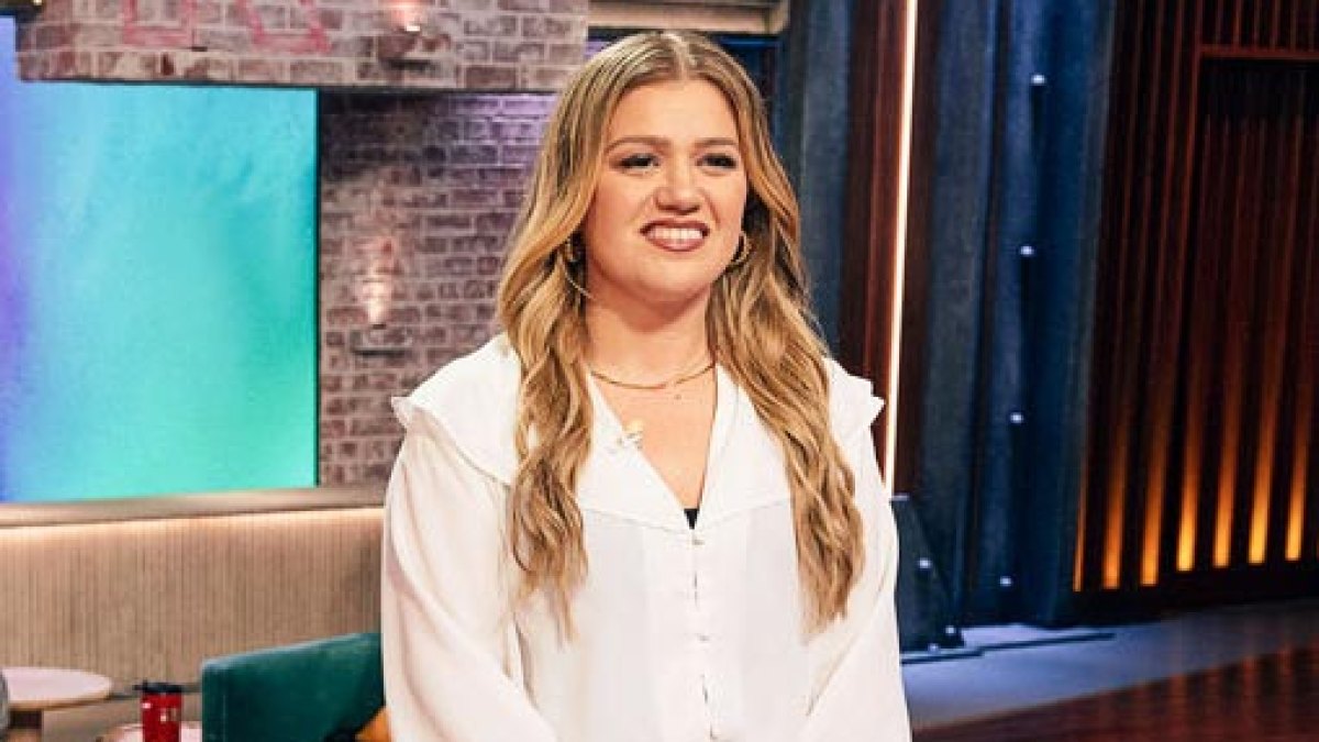 Kelly Clarkson Outfits Since Weight Loss photos for library and FTR 794 802