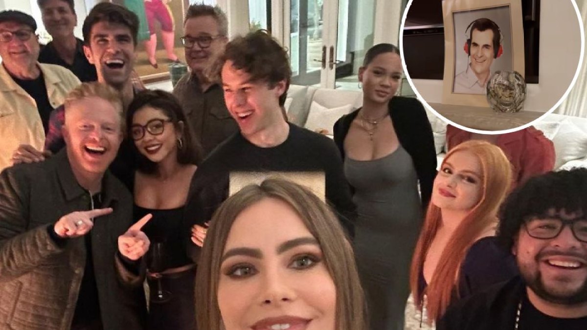 Modern Family cast selfie