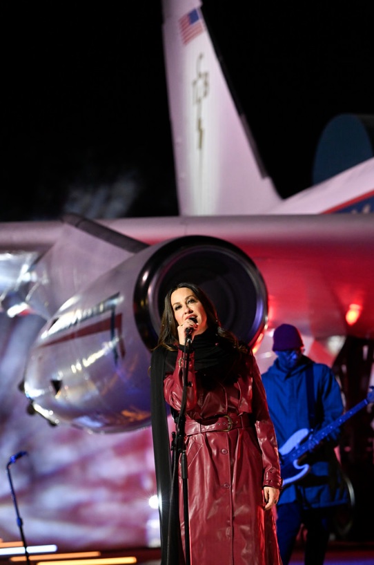 Christmas at Graceland 2023 Performers and Elvis’ Estate [Photos]