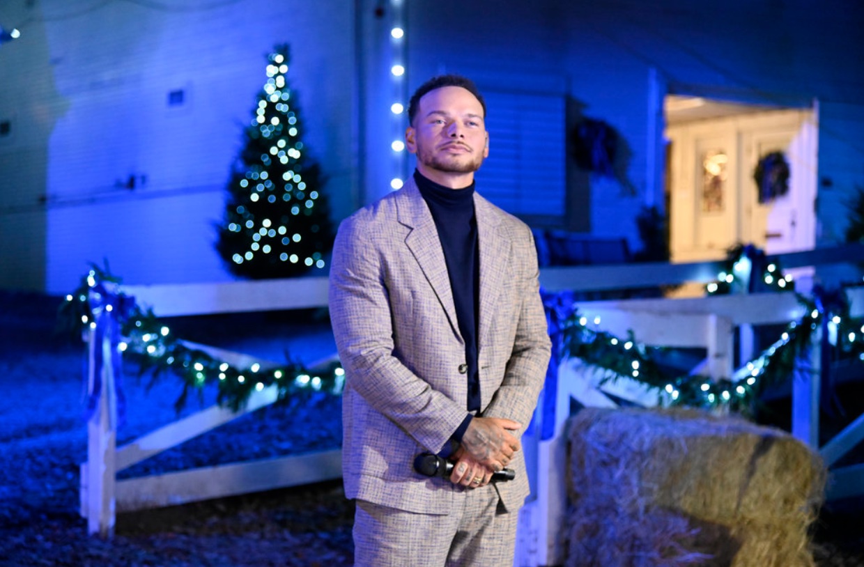 Christmas at Graceland 2023 Performers and Elvis’ Estate [Photos]