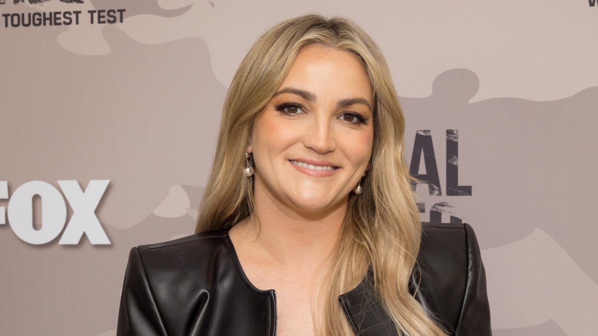 What Happened to Jamie Lynn Spears’ Chin? Plastic Surgery Rumors