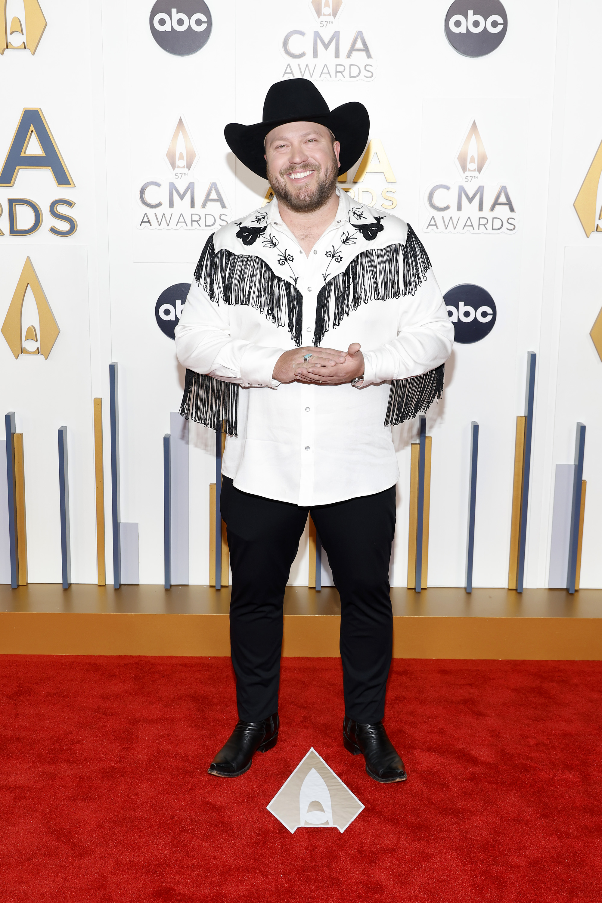 mitchell tenpenny cma awards