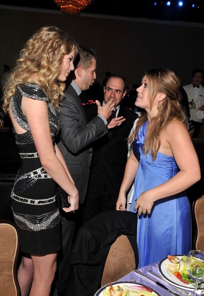 Taylor Swift Sends Kelly Clarkson Flowers Amid Rerecorded Albums