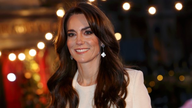 Kate Middleton's Outfit at Christmas Concert: Photos | Life & Style