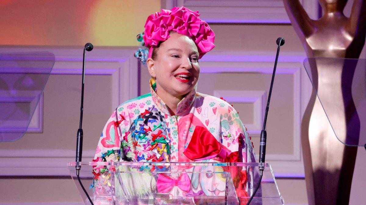 Sia Reveals Liposuction After Putting On ‘a Lot of Weight’