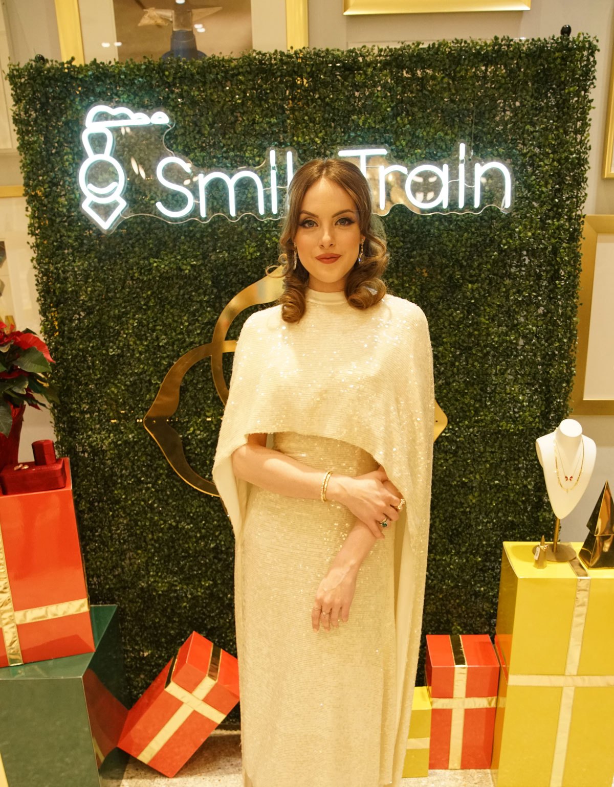 What Your Favorite Stars Are Doing This Week: Hot Photos 14 Liz Gillies