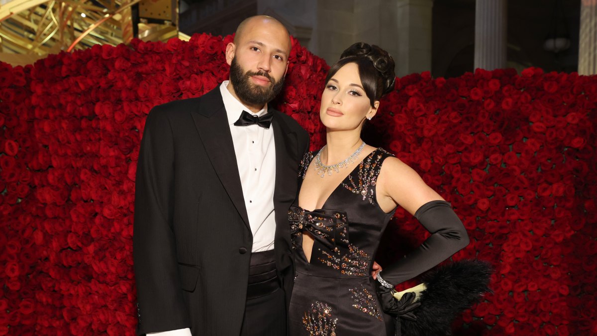 Kacey Musgraves ‘Wants to Find Herself’ and ‘Grow’ After Cole Schafer Split