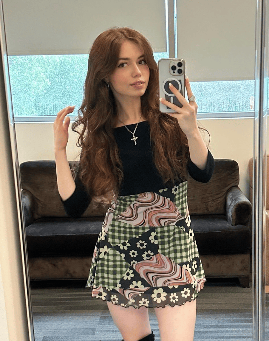 Mara Singer Who Is Mara Justine? Meet Singer on ‘The Voice' and More | Life & Style