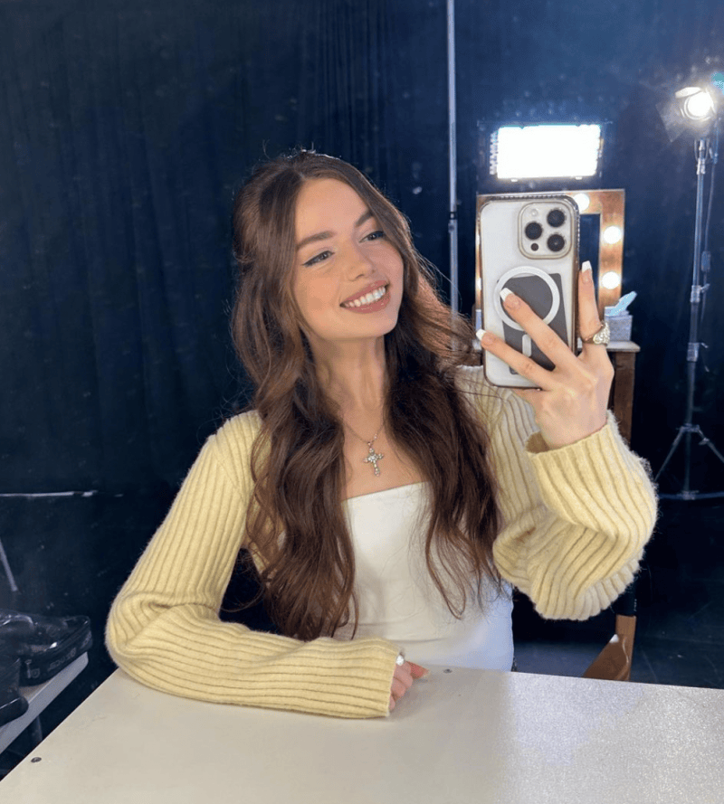Mara Singer Who Is Mara Justine? Meet Singer on ‘The Voice' and More | Life & Style