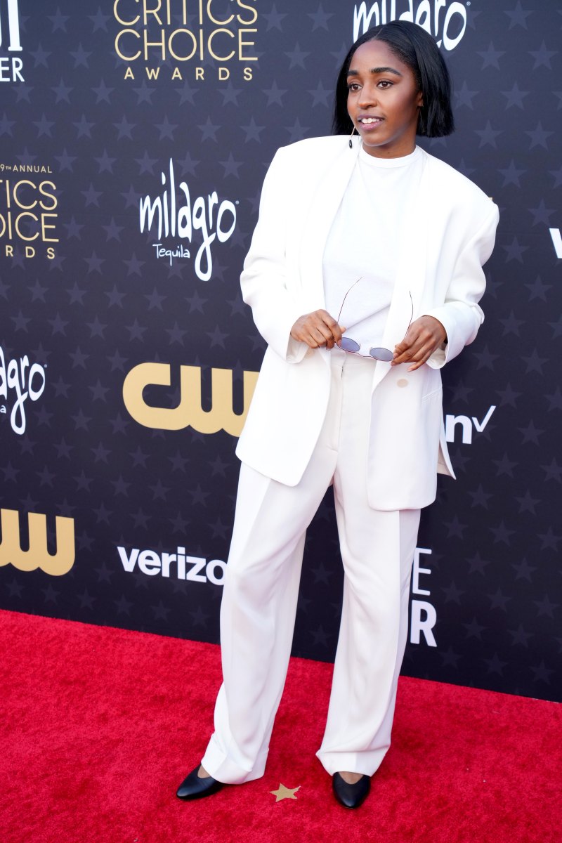 ayo edebiri critics choice awards 2024