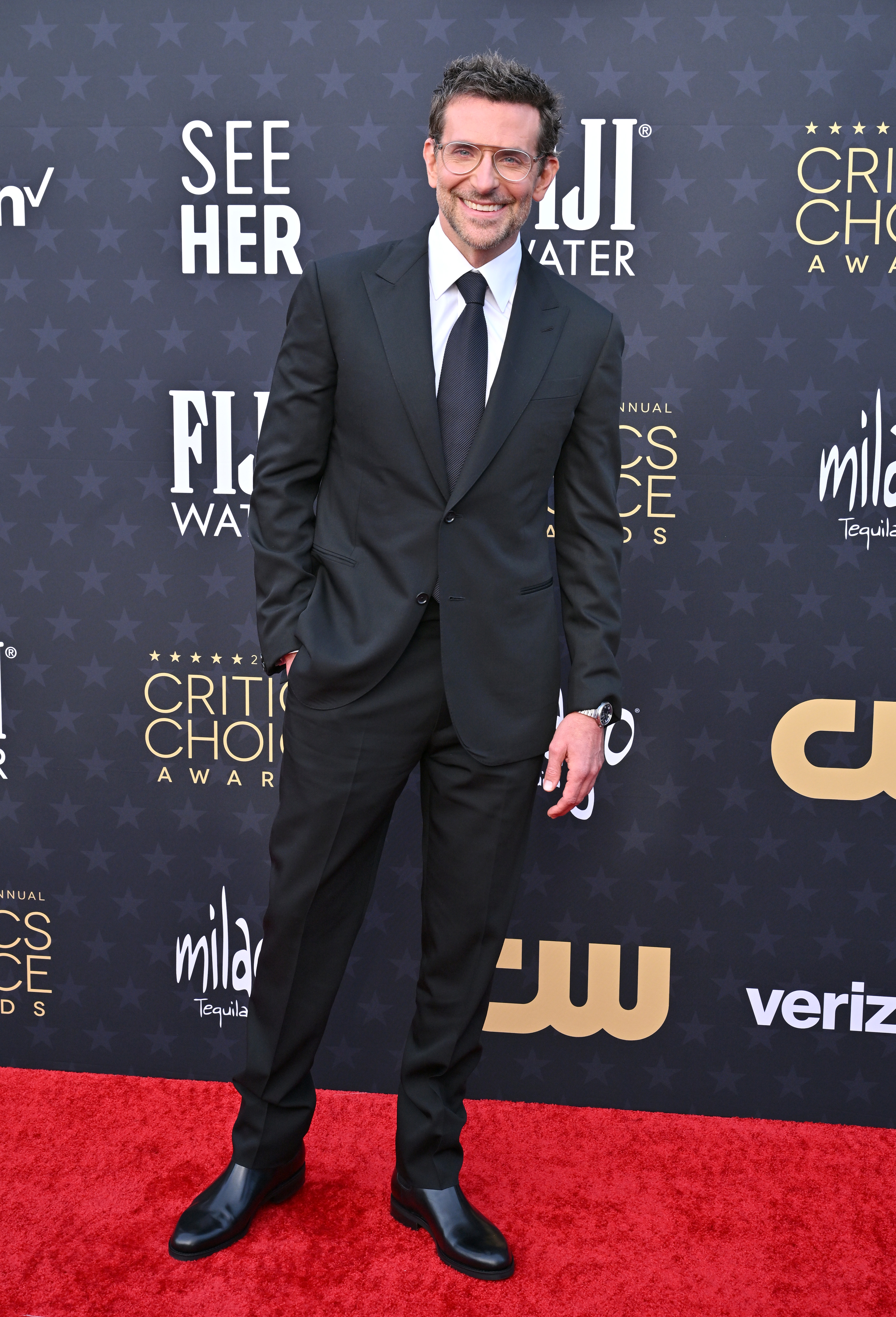 bradley cooper critics choice awards 2024