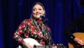 Inside Elle King’s Grand Ole Opry Drama: Drunken Dolly Tribute