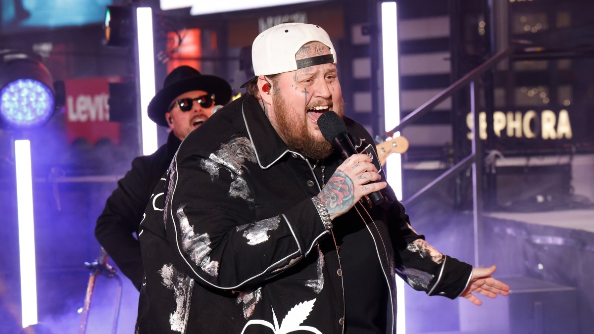 Jelly Roll Announces He Is Training to Run a 5K Race in May