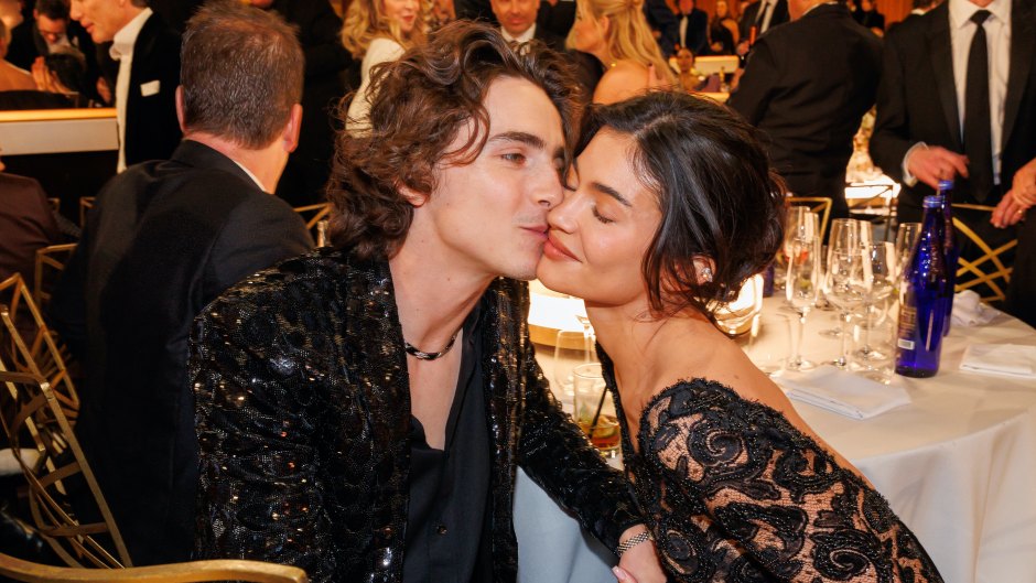 kylie Jenner and Timothee Chalamet’s PDA Photos: Kissing Pictures