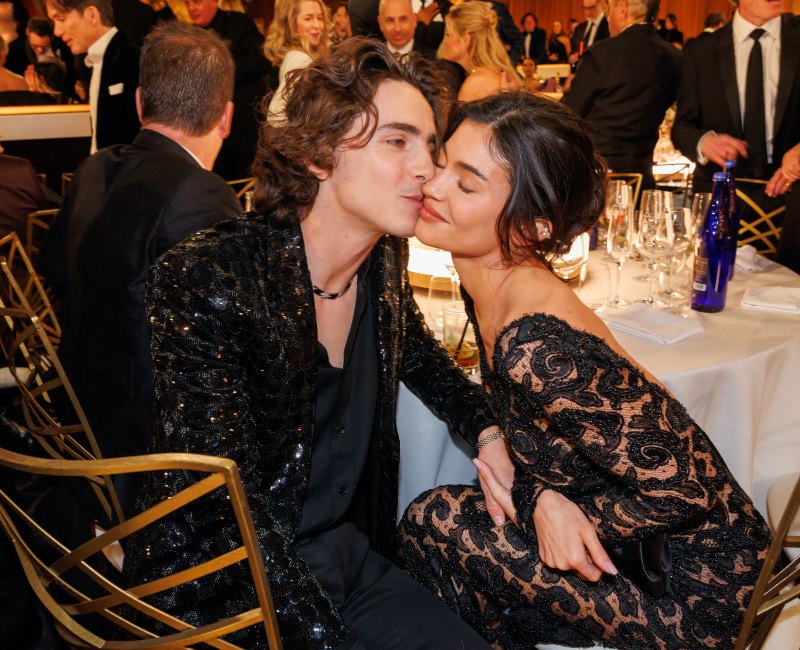 kylie Jenner and Timothee Chalamet’s PDA Photos: Kissing Pictures