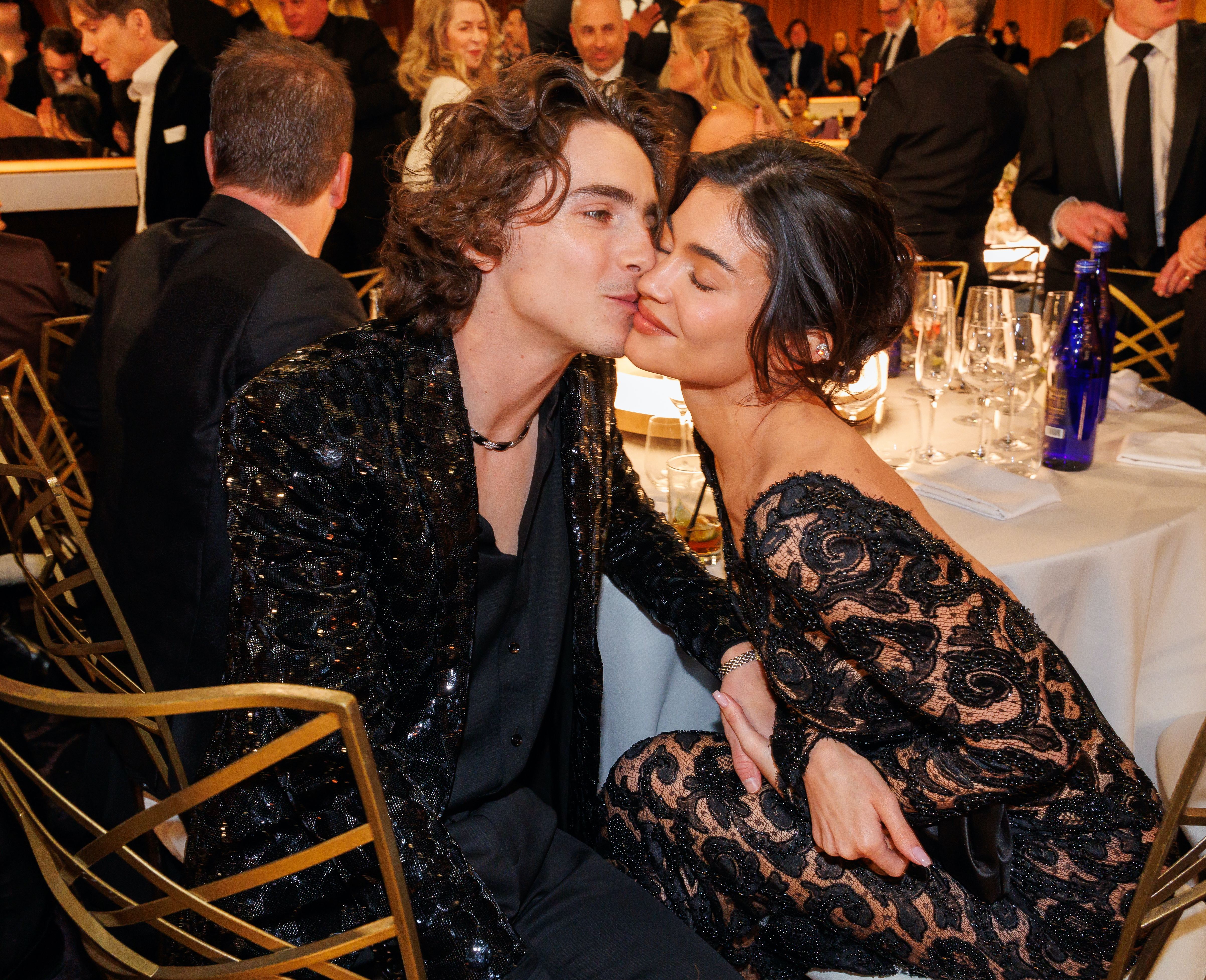 kylie Jenner and Timothee Chalamet’s PDA Photos: Kissing Pictures