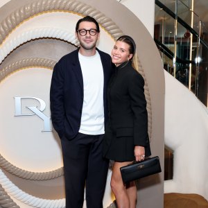 sofia richie screams over babys gender reveal in video